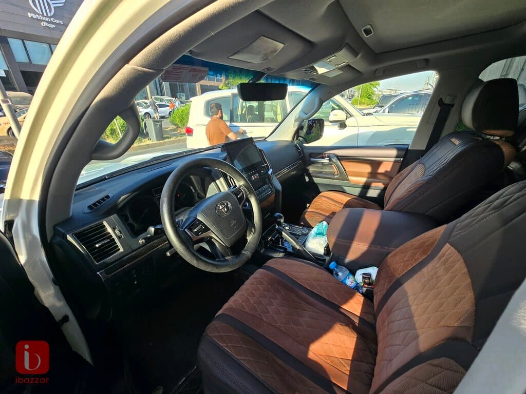Toyota Land Cruiser GXR — photo 5