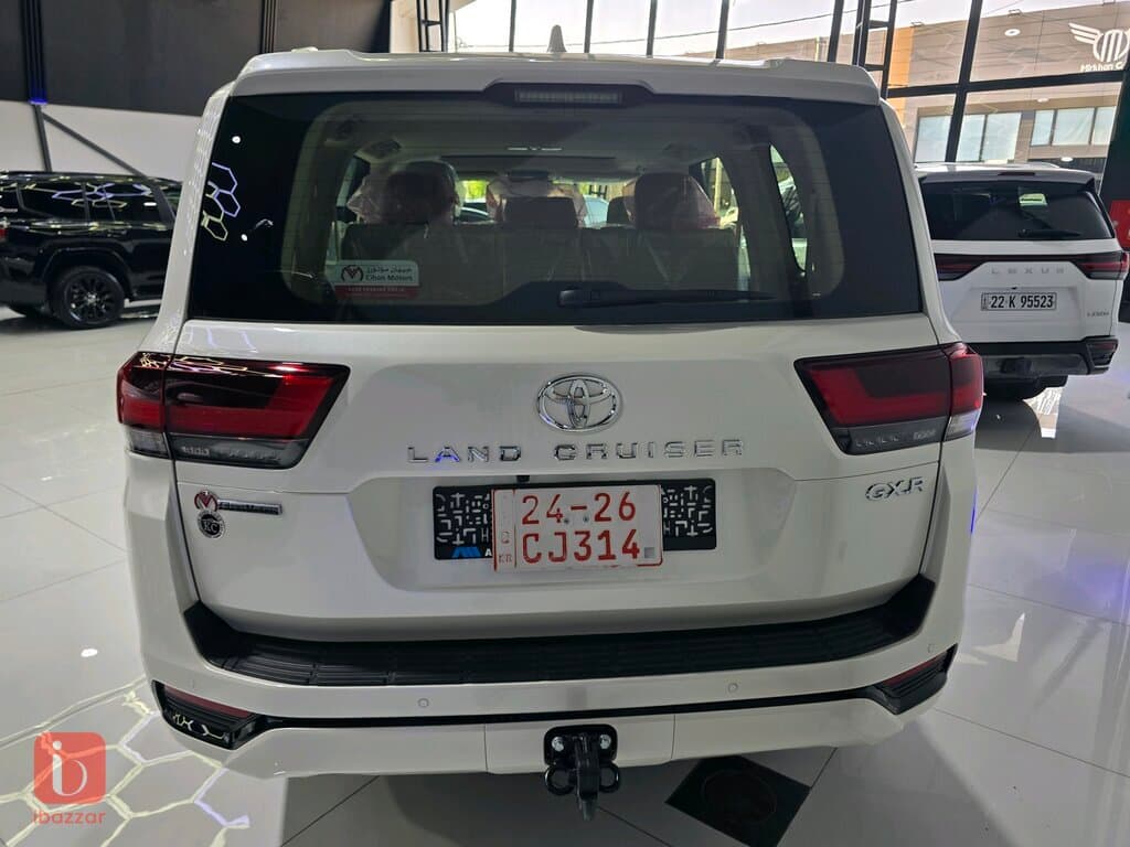 Toyota Land Cruiser GXR — photo 4