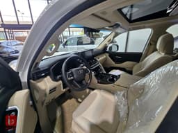 Toyota Land Cruiser GXR — photo 7
