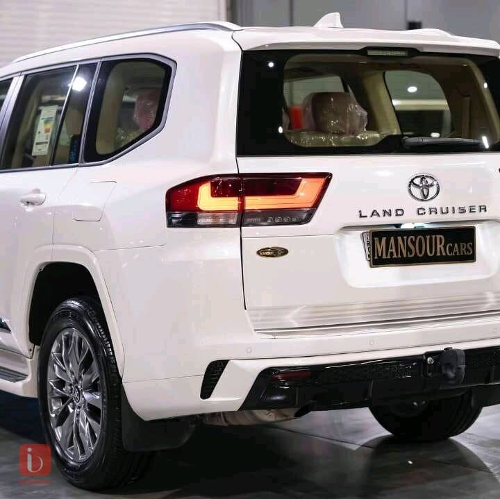 Toyota Land Cruiser GXR Limited — photo 2