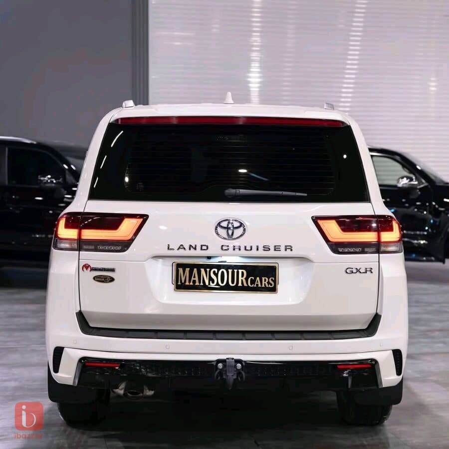 Toyota Land Cruiser GXR — photo 4
