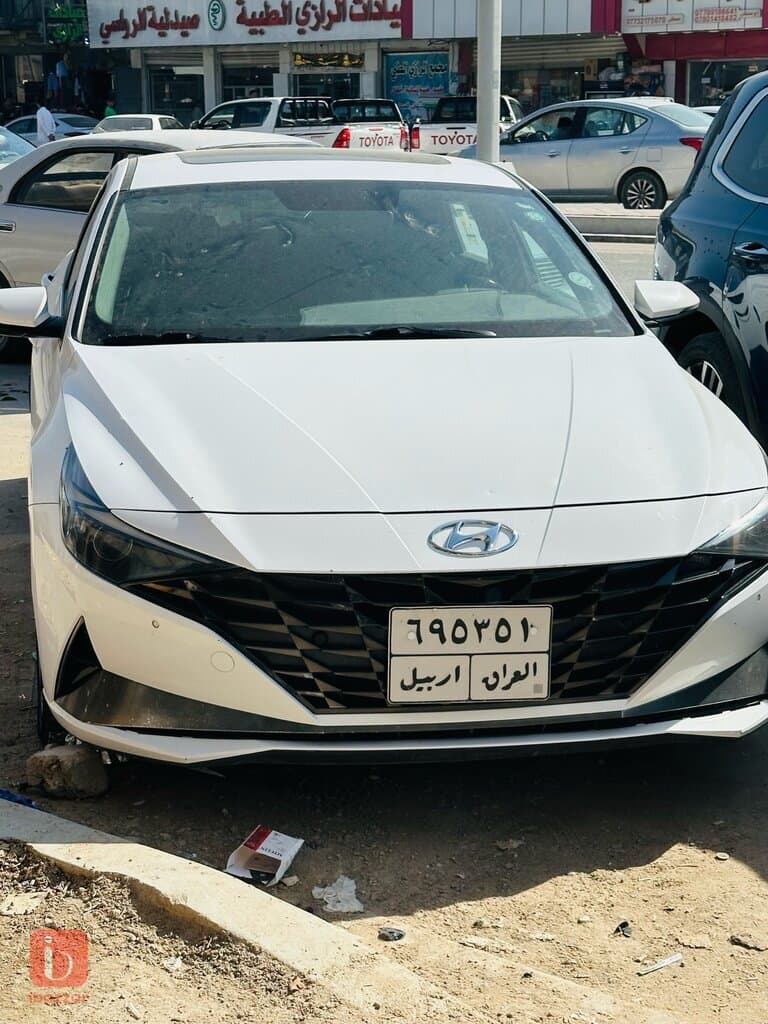 Hyundai Elantra Standard