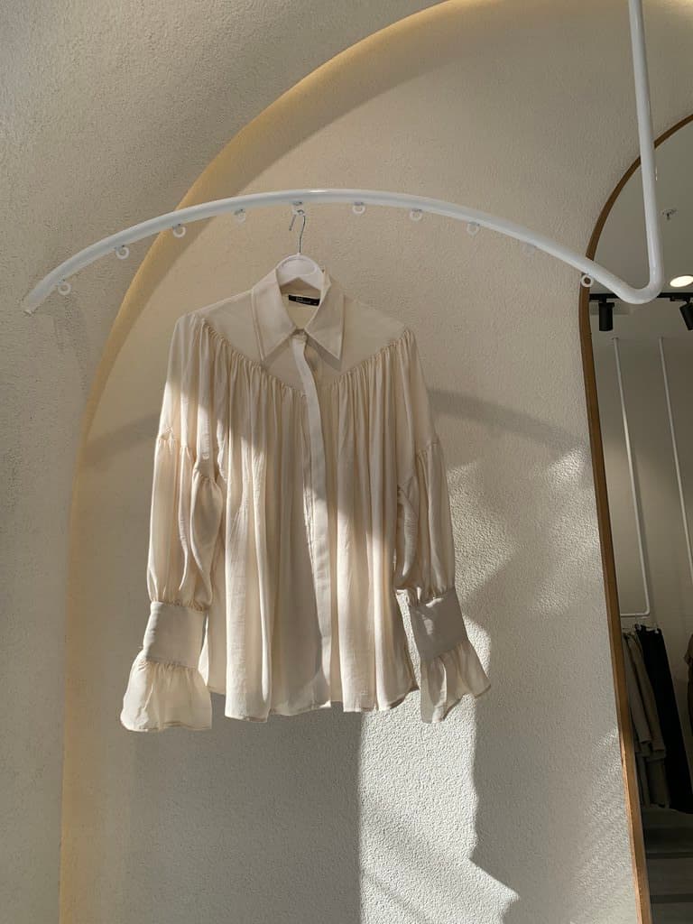 Hot Fashion Women's Shirt - Off-White (XS)