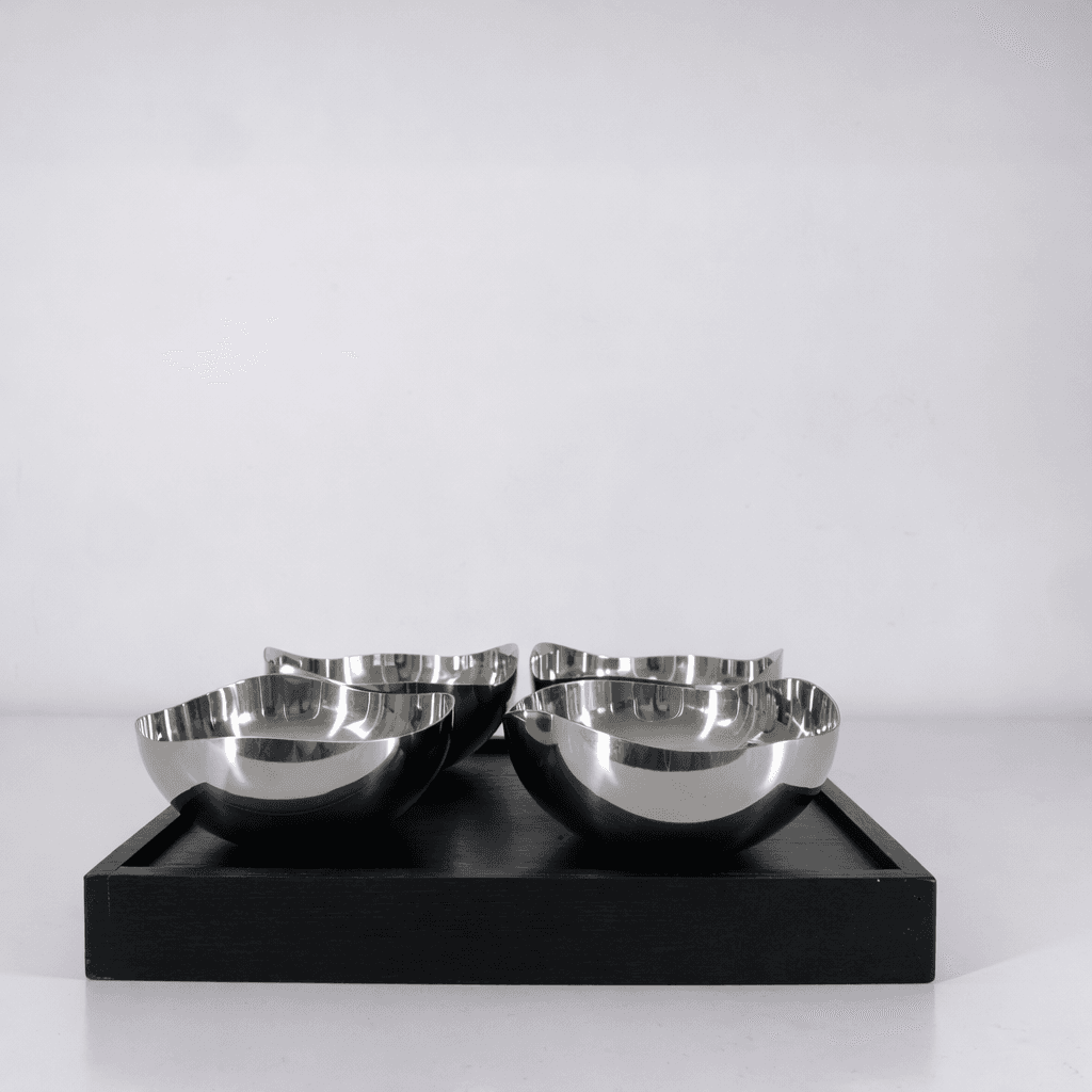 4-Piece Silver Metal Snack Bowls Set with Tray
