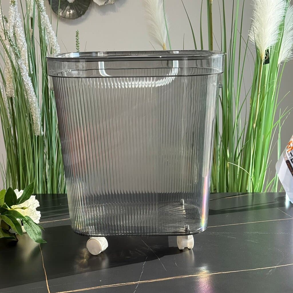 2-Sized Modern Transparent Plastic Storage Container 1