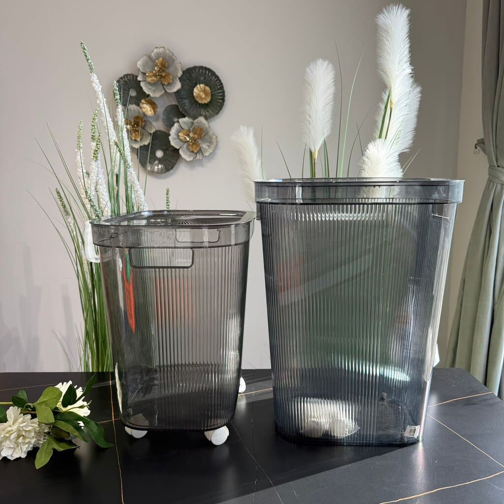 2-Sized Modern Transparent Plastic Storage Container 2