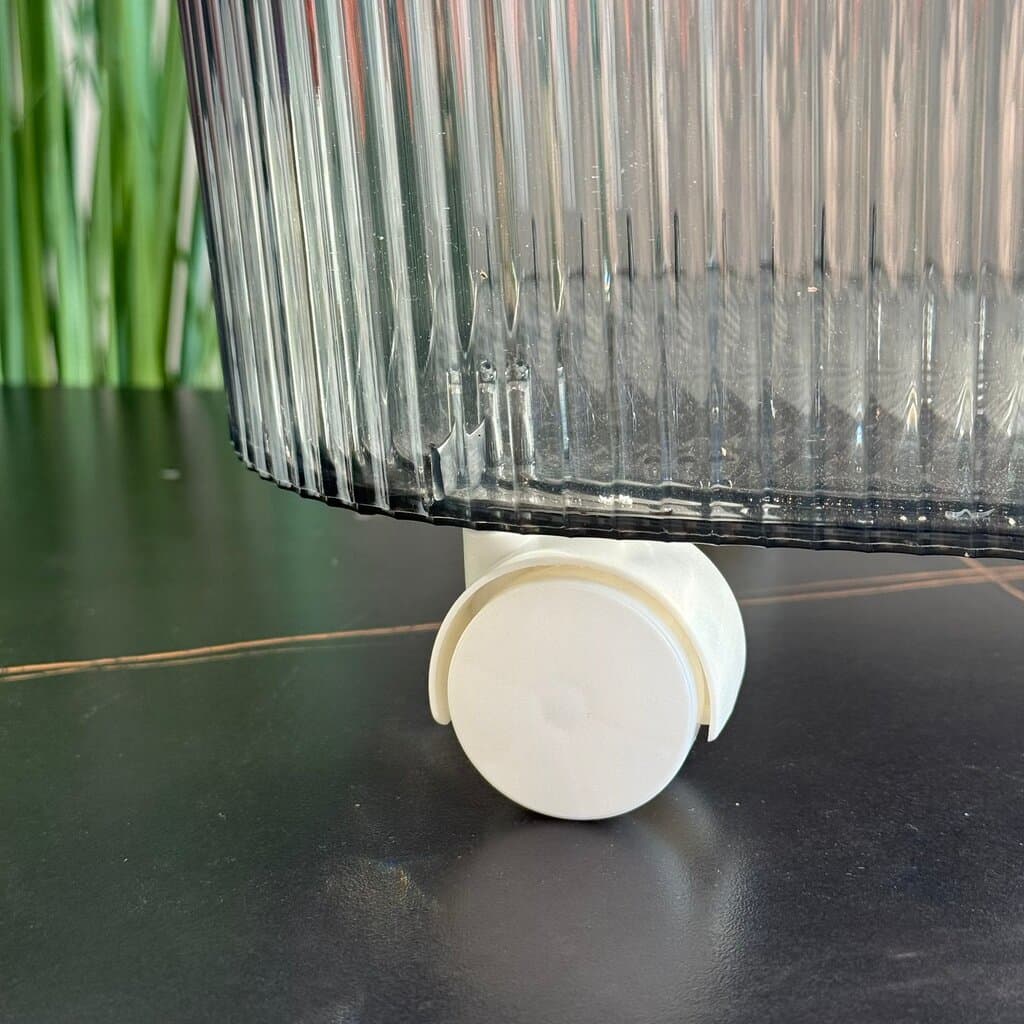 2-Sized Modern Transparent Plastic Storage Container 3