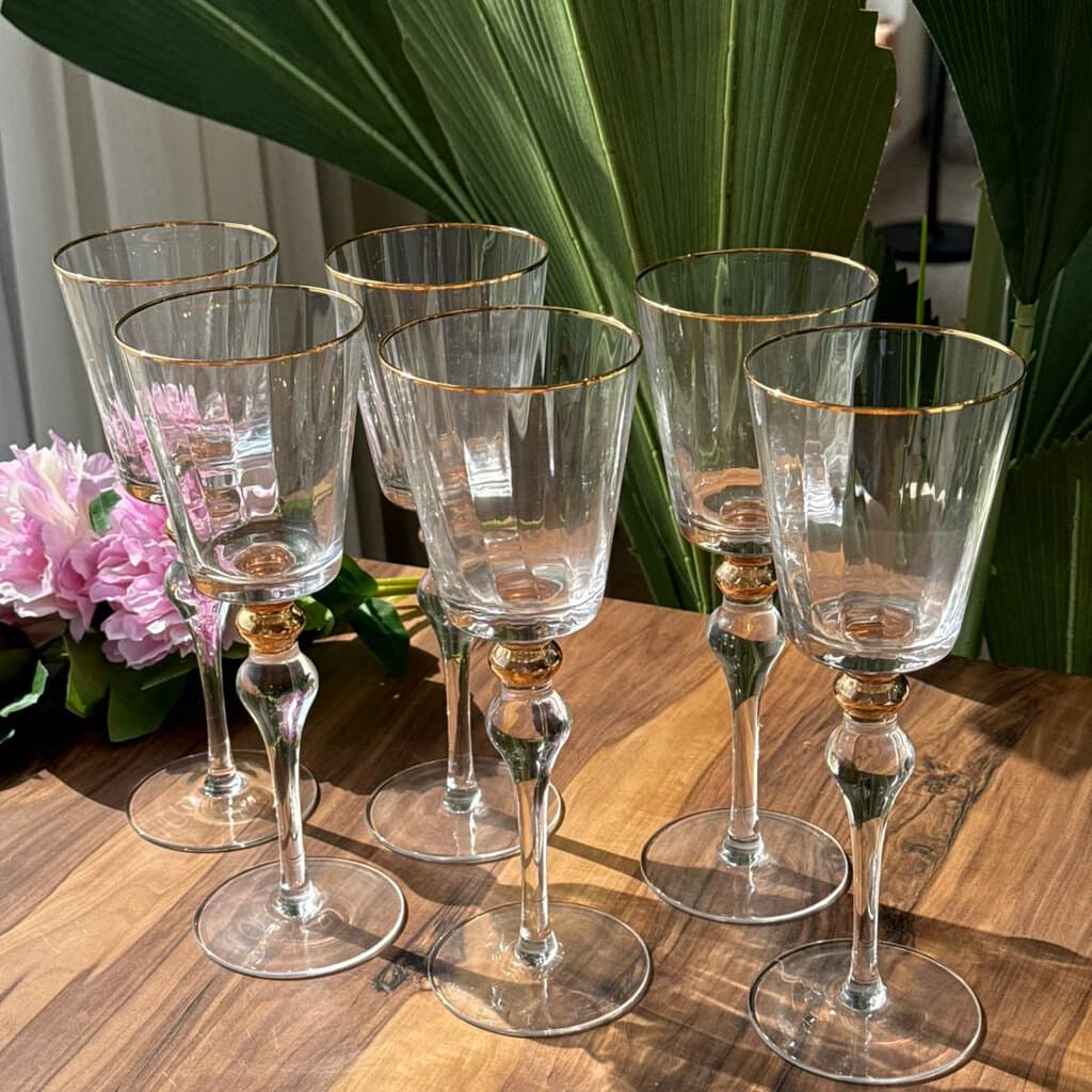 Elegant Gold-Rimmed Crystal Goblet Glass Set - 6 Pieces 1